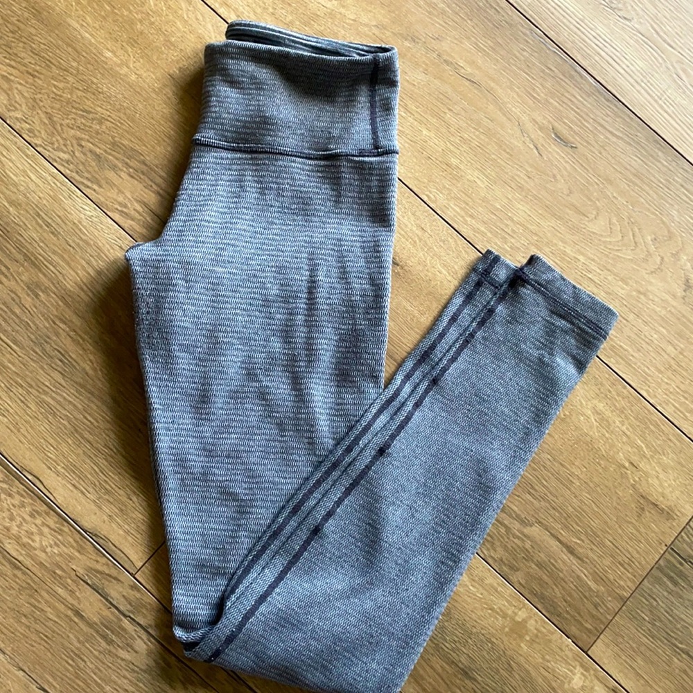 Reversible lululemon leggings